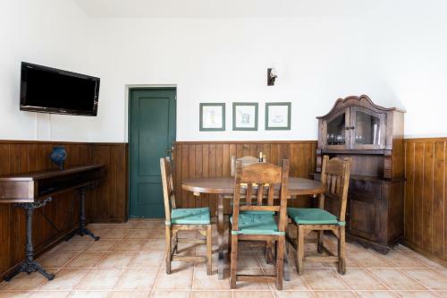 Casa Rural La Sombrera I With Pool