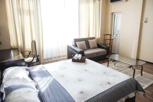 Apartment On Kunayeva 38