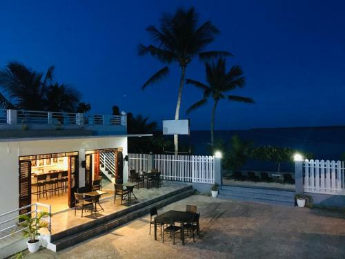 Hostal Maykenn Beach