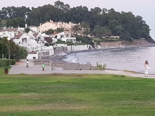 Adosado Junto A Mar