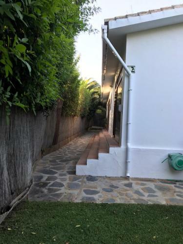 Modern 3 Bed Beach Side Private Villa