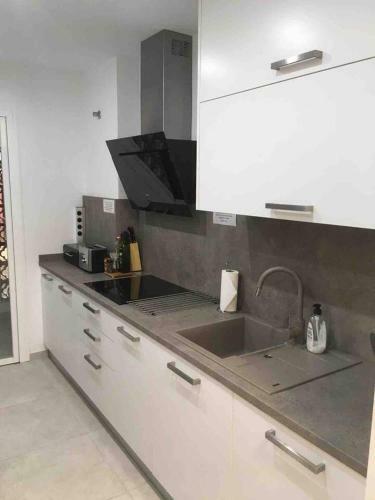 Ground Floor Modern 3 Bed Apartment Estepona Port