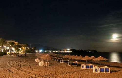 Apartamento First Line Beach Sea View Estepona