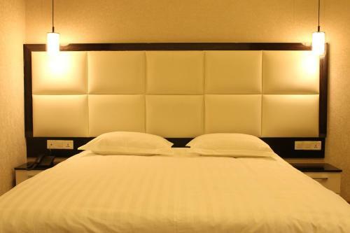 Hostal Atlas B&B Guest House