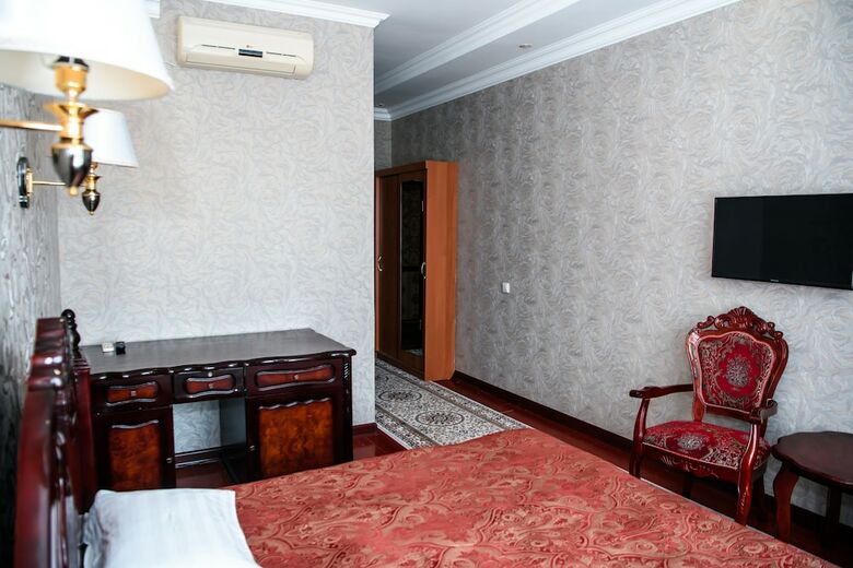 Lion Hotel