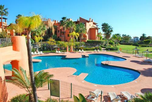 Excellent Holiday Apartment With Pool View