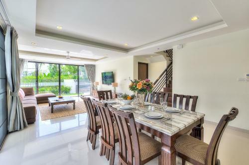 Villa Andy With Pool And 800 M Away From Beach