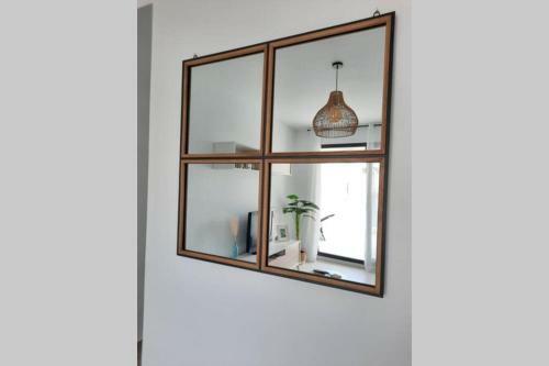 Palms Beach - Brand New Luxury Beachside Apartment