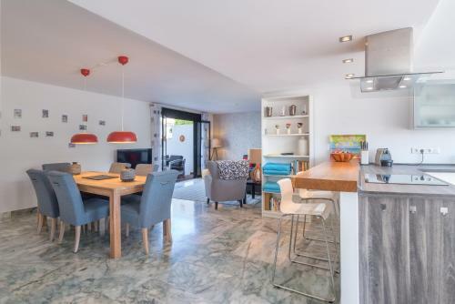 Casa Luna Beach