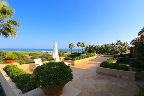 Las Ranas Casasola Beach Villa 15pax