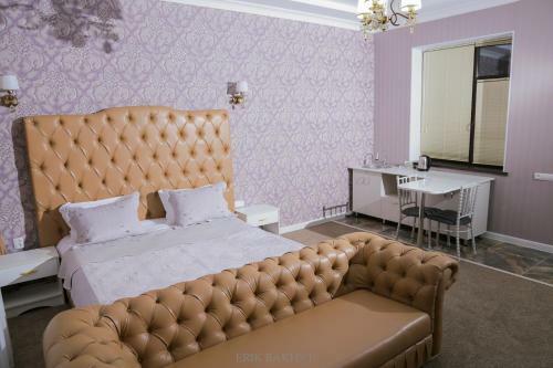 Seven Day Hotel
