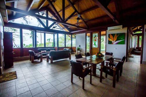 Hotel Koro Sun Resort & Rainforest Spa