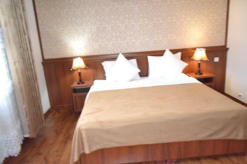 Erkin Palace Hotel