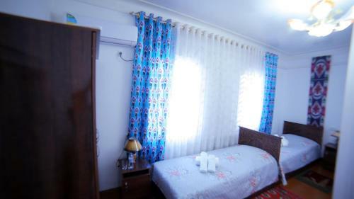 Hostal Qutlug Qadam Guest House