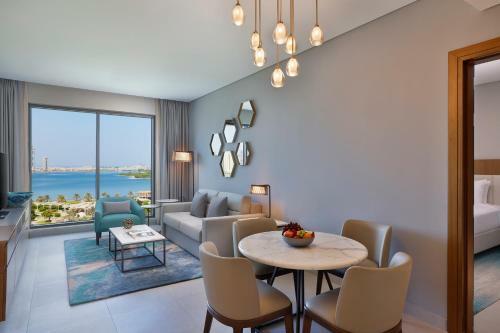 Doubletree By Hilton Sharjah Waterfront Hotel And Residences