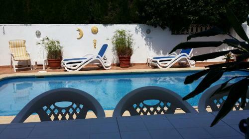 Gran Adosado En Zona Tranquila Con Piscina Privada