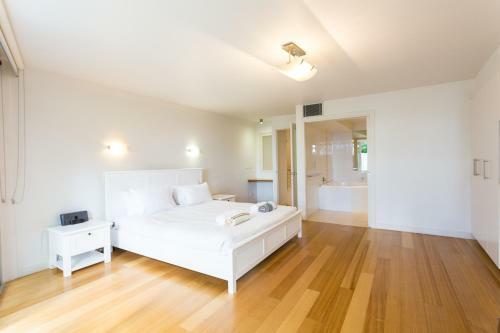 Aparthotel Little Cove Court