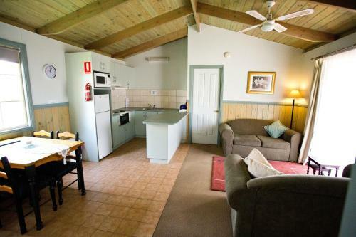 Walkabout Motel
