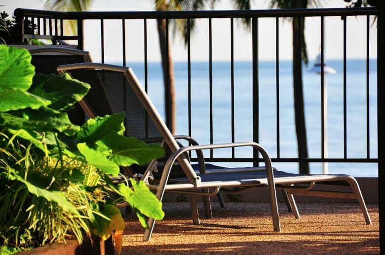 Hotel Waters Edge The Strand