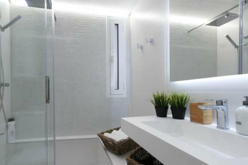 Eiffel Bridge Boutique Apartment