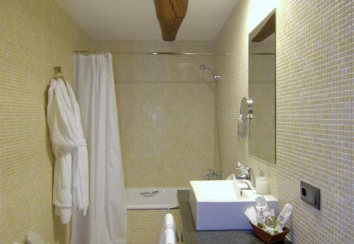 Luxury Stone Villa With Private Fo