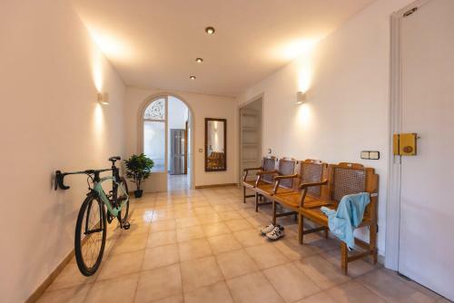 Bravissimo El Lle�, Bright 4-bedroom Apartment