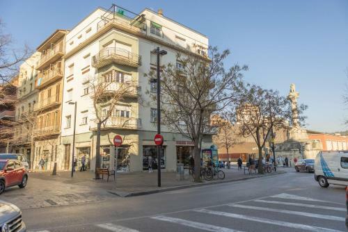 Bravissimo El Lle�, Bright 4-bedroom Apartment