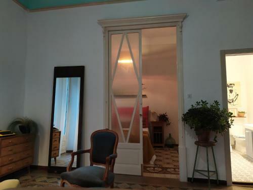 Suite Con Sal�n Privado En La Rambla