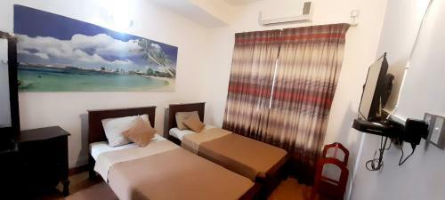 Hostal Hotel 100