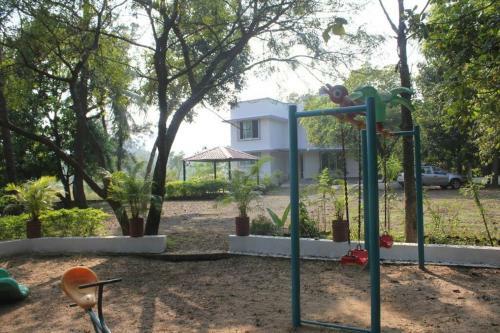 Villa Ivy Maitri Farm 3 Bhk With Private Pool - Badlapur