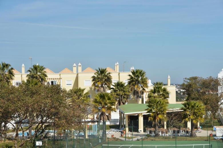 Aparthotel Praia Da Lota Beachfront Resort - Hotel & Apartments