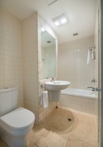 Hotel Peregian Court Resort