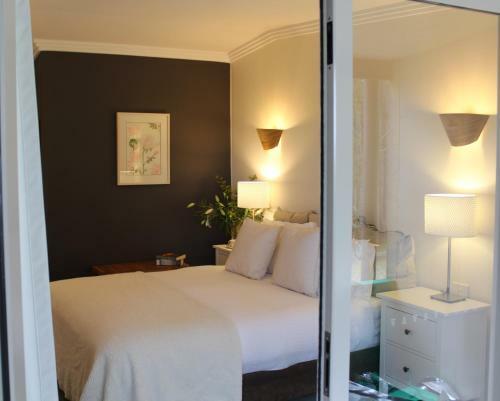 Hostal Elfin Hill Country Accommodation