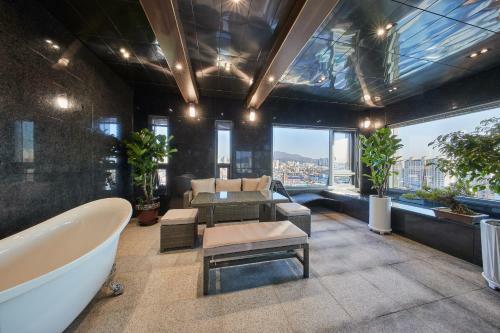 H1 Hotel
