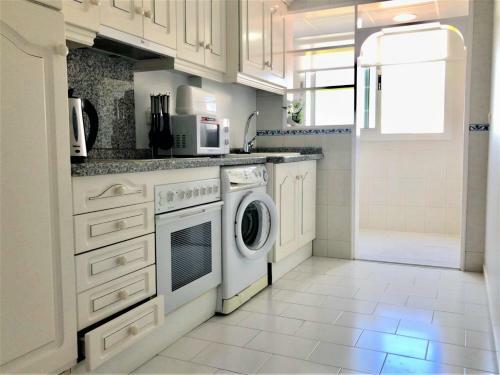 Apartamento Frente A La Playa Fuengirola Do�a Sofia E, 4 Personas