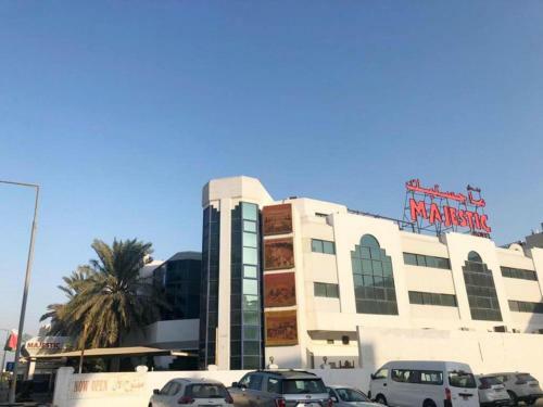 Oyo 122 Majestic Hotel