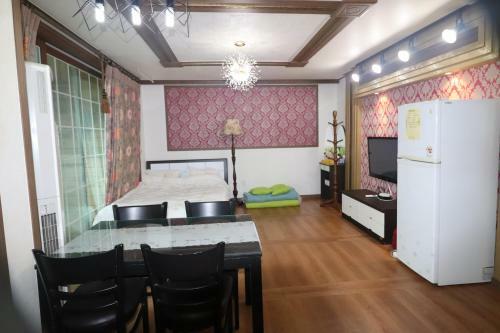 Gyeongju Raspberry Pension