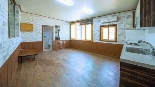 Songrim Hanok Pension