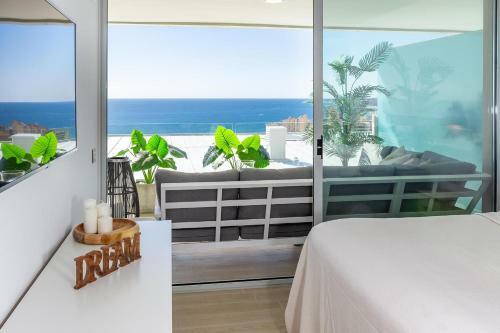 Hig- Modern Apartment Stunning Views, Next To Beach
