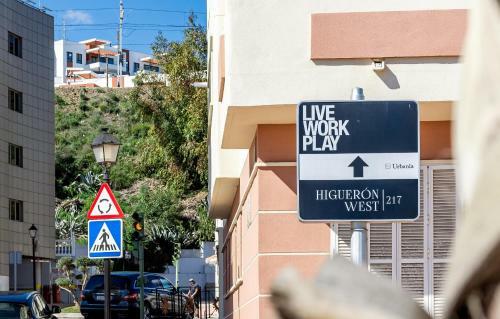 Hig- Modern Apartment Stunning Views, Next To Beach