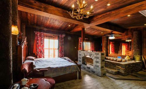 Austin Hot Spring Resort