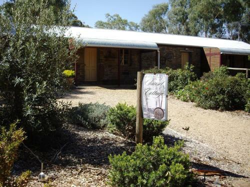 Bed & Breakfast 1860 Wine Country Cottages