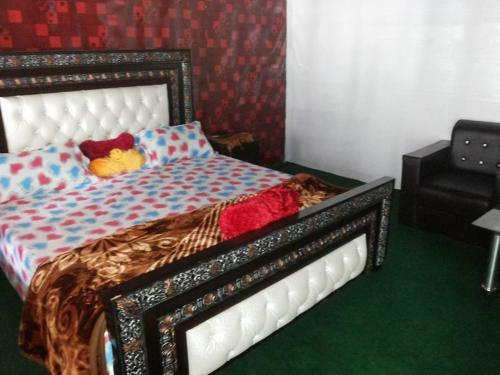 Hotel Kashmir Lodge