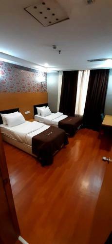Luna Hotel