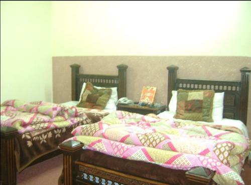 Hotel Orash Lodge