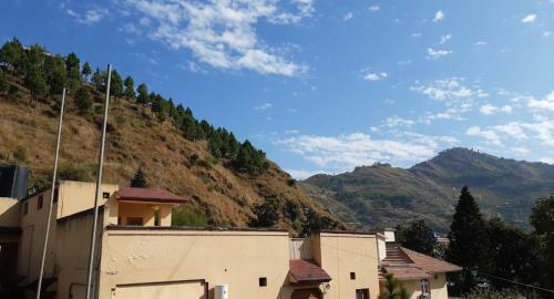 Hotel Orash Lodge