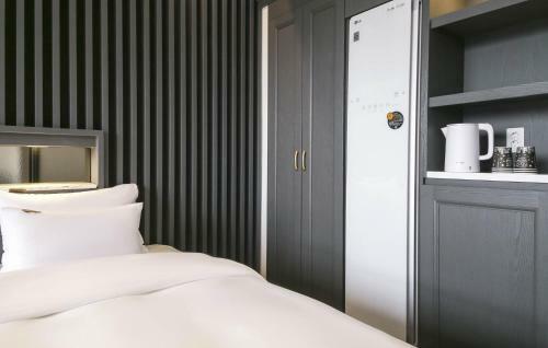 Urban Hotel