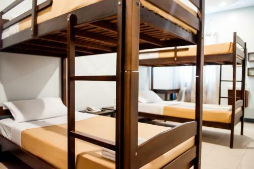 Bed & Breakfast Seasons Hotel Sablayan
