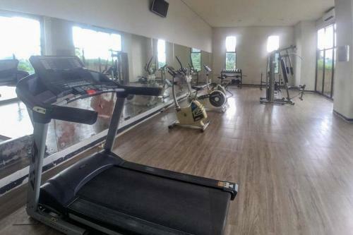 Hotel Reddoorz Apartment @ Serpong Green View 2