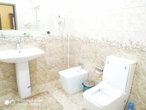 Hostal Happy House Hotel